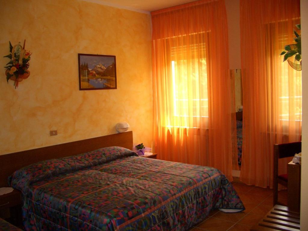Hotel Sarre Exterior photo